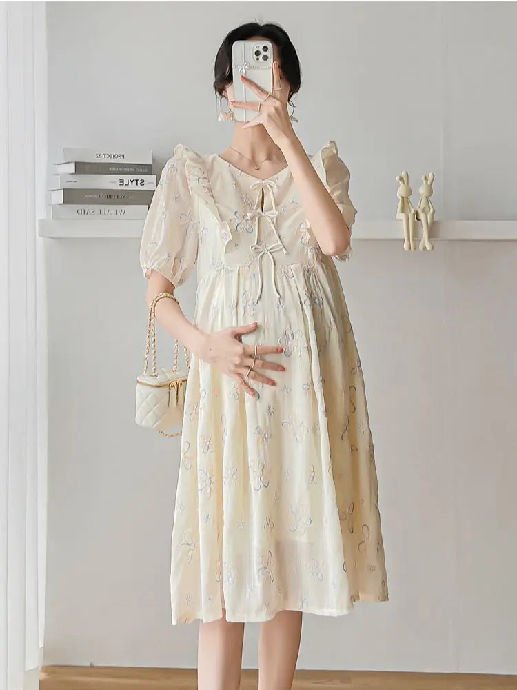 Korean Style Summer Pregnant Women Dress Sweet Ruffles Short Sleeve Loose Floral Embroidery Maternity Dress Pregnancy Cheongsam
Korean Style Summer Pregnant Women Dress Sweet Ruffles Short Sleeve Loose Floral Embroidery Maternity Dress Pregnancy Cheongsam