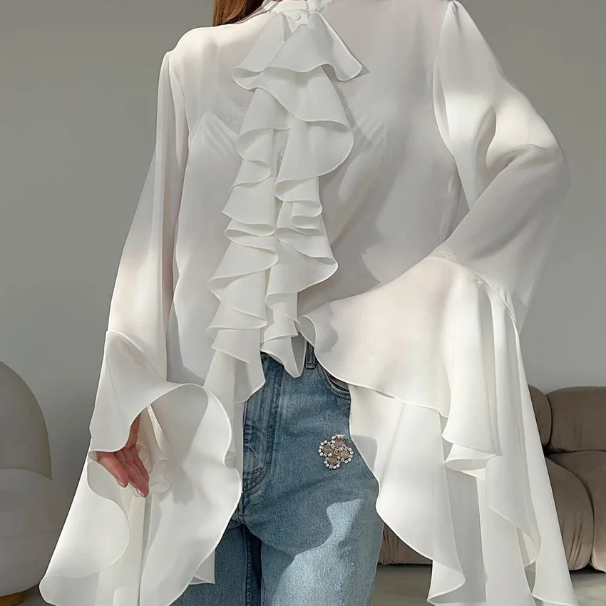 

Женская шифоновая рубашка с оборками, белая блузка с круглым вырезом и расклешенными рукавами, лето 2024