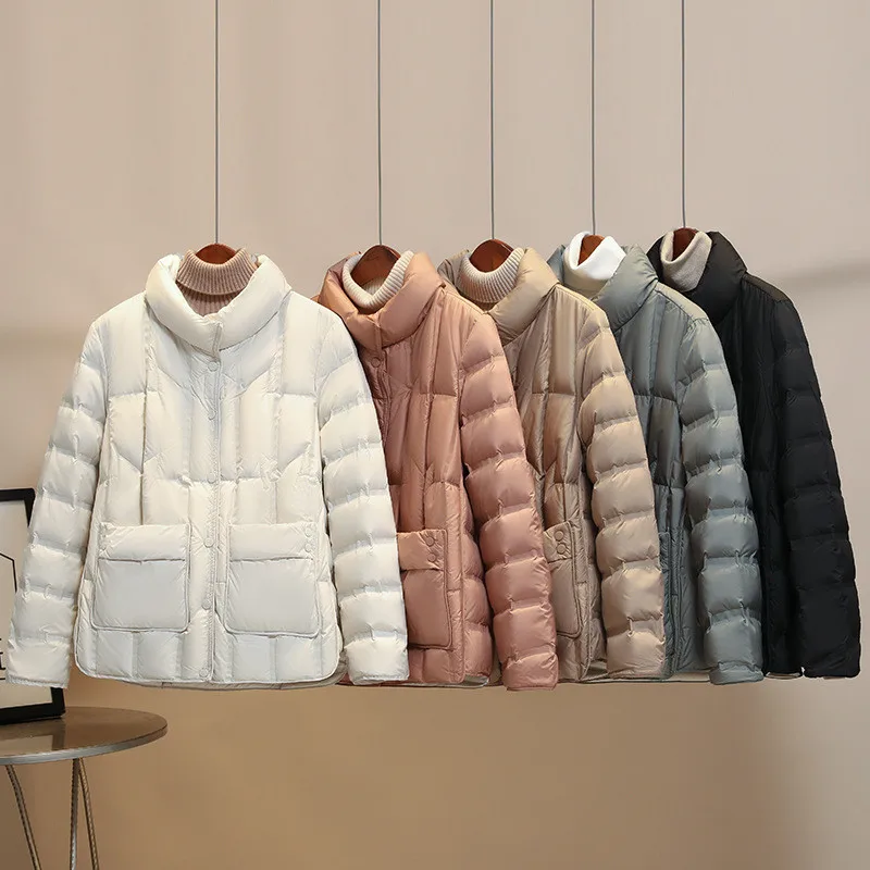 2023 New Autumn Winter Women Stand Collar Down Coat Slim Thicken White Duck Down Jacket Female Casual Loose Warm Parkas Outwears
2023 New Autumn Winter Women Stand Collar Down Coat Slim Thicken White Duck Down Jacket Female Casual Loose Warm Parkas Outwears