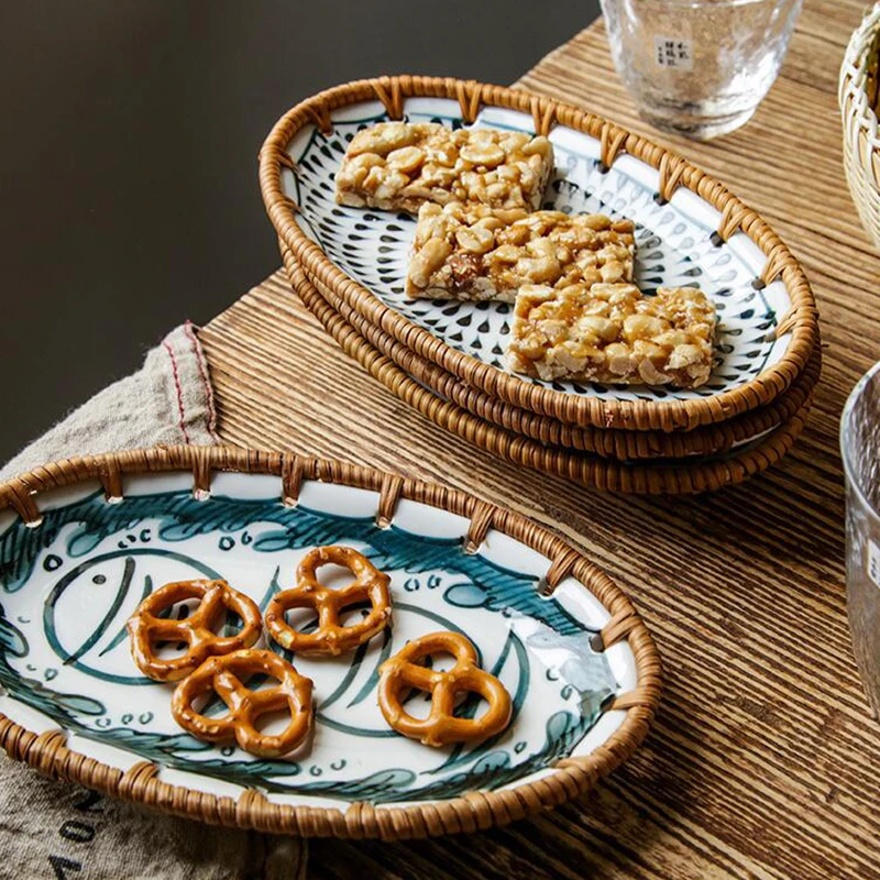 Rattan Woven Japanese Tableware Fruit Plate Dry Fruit Tray Dim Sum Cake Candy Snack Ceramic Basket Home Decor Storage Disk 
Rattan Woven Japanese Tableware Fruit Plate Dry Fruit Tray Dim Sum Cake Candy Snack Ceramic Basket Home Decor Storage Disk