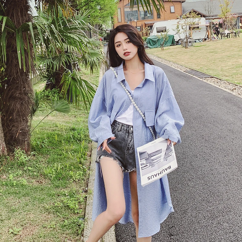 Stripe Sunscreen Coat Loose Long Shirt 2023 Summer Women Fashion Korean Style Casual Big Size Blouses Jacket Female X306
Stripe Sunscreen Coat Loose Long Shirt 2023 Summer Women Fashion Korean Style Casual Big Size Blouses Jacket Female X306