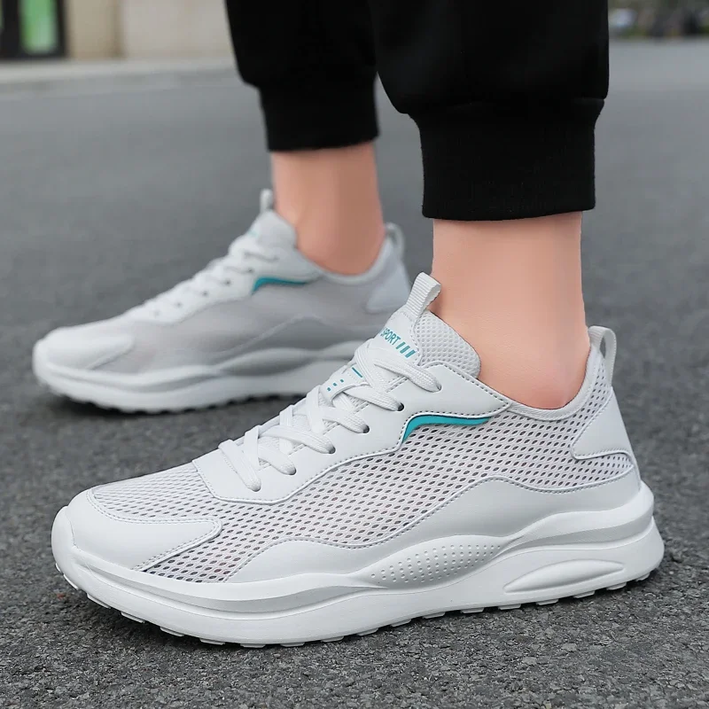 BKQU Мужская обувь Новинка 2024 сетчатые беговые кроссовки дышащие и модные легкие черные прогулочные теннисные кроссовки белые
BKQU Мужская обувь Новинка 2024 сетчатые беговые кроссовки дышащие и модные легкие черные прогулочные теннисные кроссовки белые