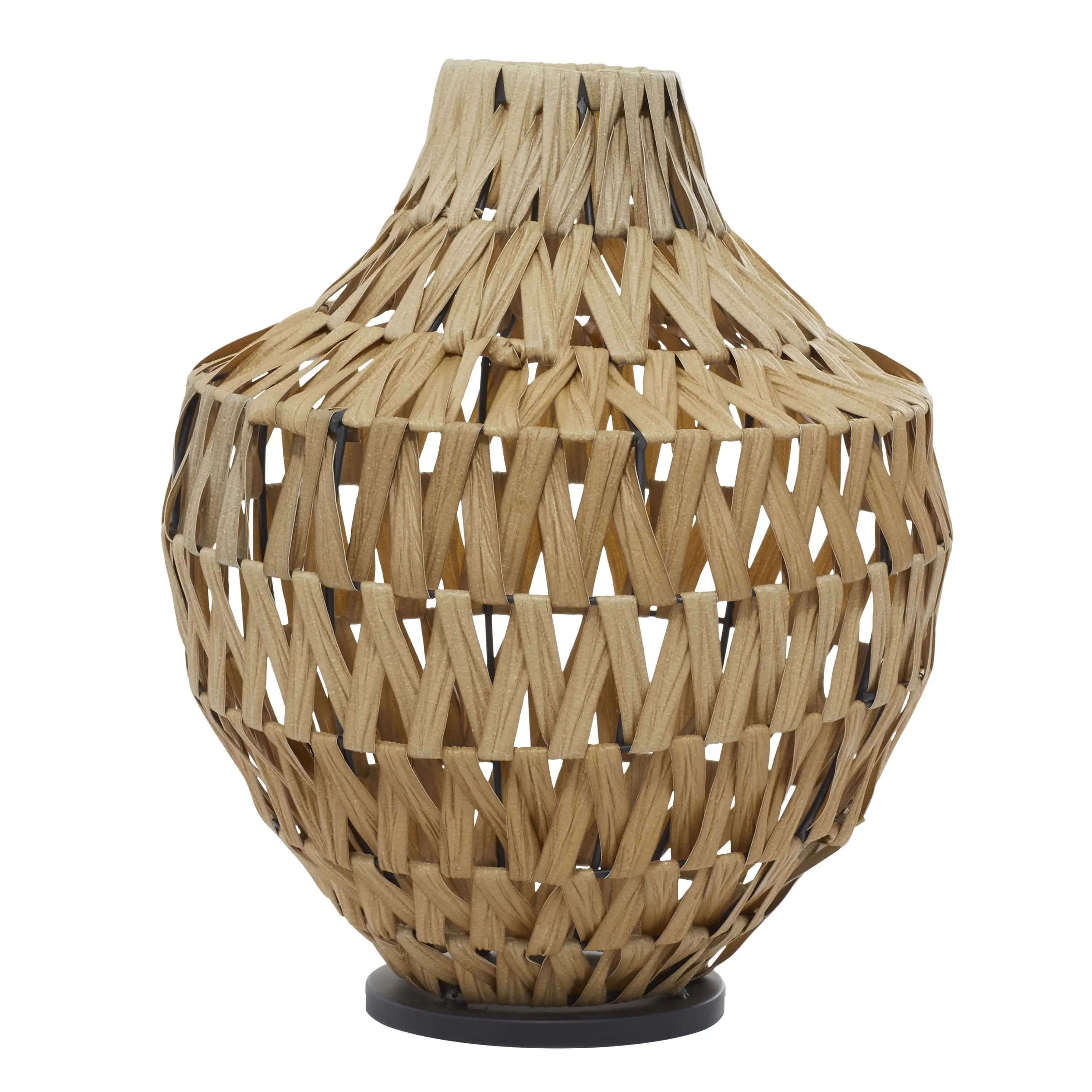 

Плетеная коричневая пластиковая ваза DecMode 17 дюймов ручной работы из ротанга с черным металлическим основанием