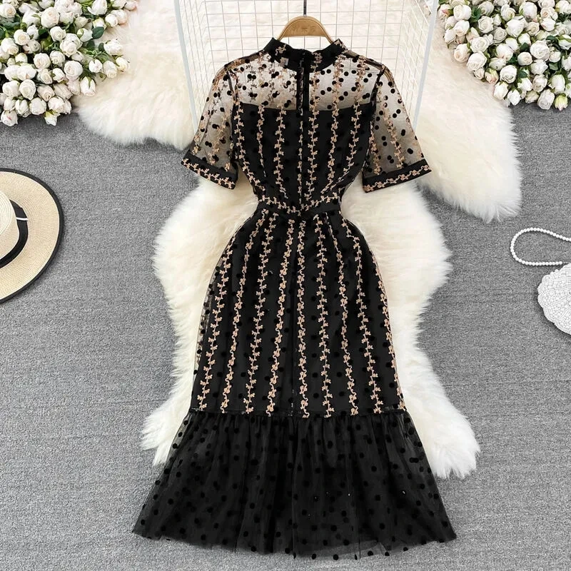 Black Hollowed Out Wave Point Mesh Trumpet Dresses 2023 Summer New Embroidery Women Chiffon O-neck Casual Dress
Black Hollowed Out Wave Point Mesh Trumpet Dresses 2023 Summer New Embroidery Women Chiffon O-neck Casual Dress