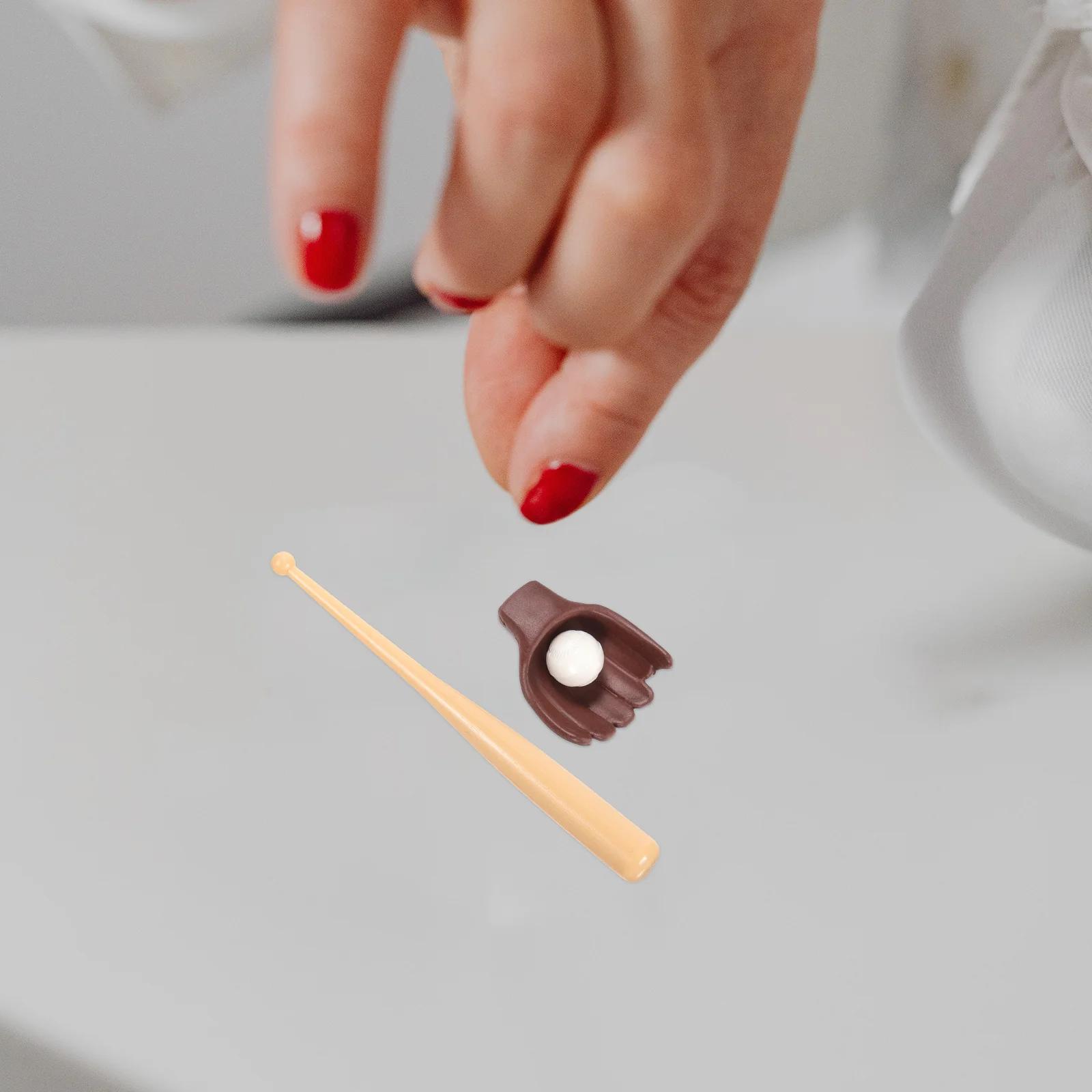 Toys Tiny House Accessories Mini Baseball Kit Miniatures for Crafts Pretend Play Playset Decorative
Toys Tiny House Accessories Mini Baseball Kit Miniatures for Crafts Pretend Play Playset Decorative