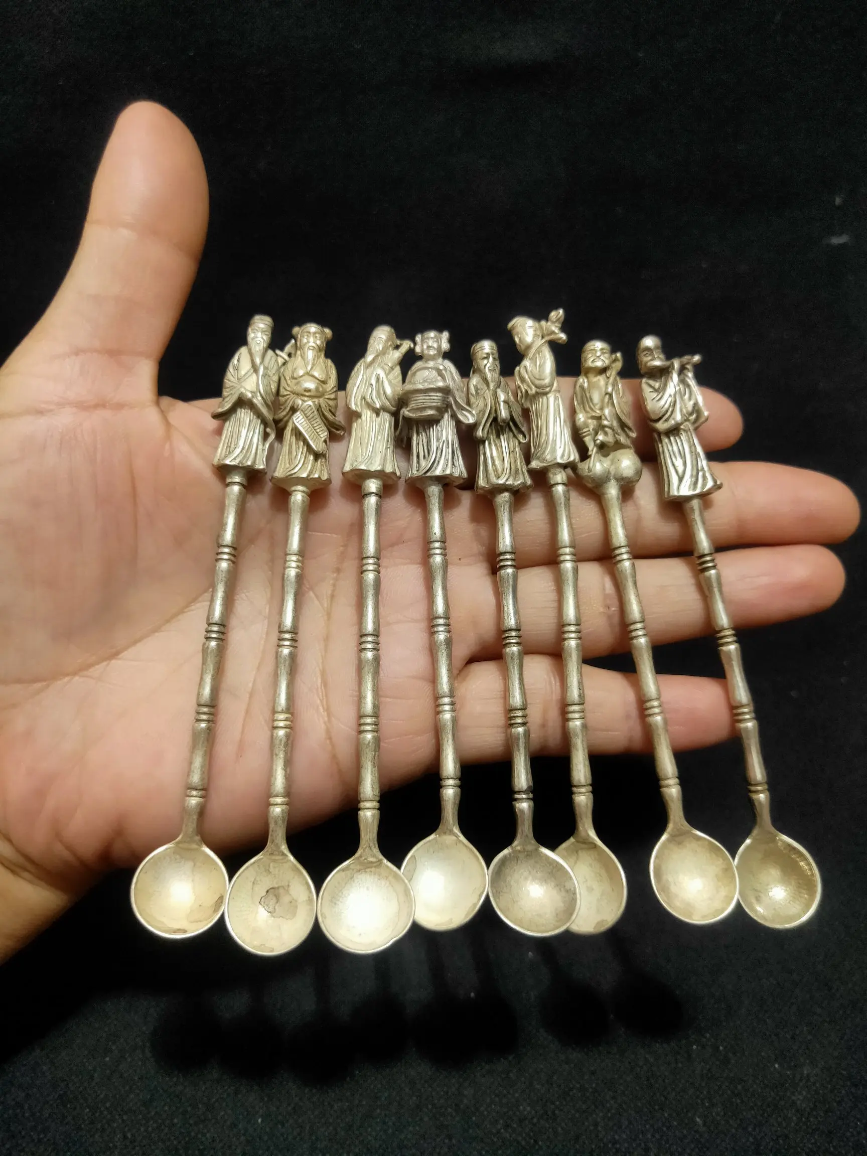 The Eight Immortals of Old Tibetan Silver Cross the Sea, Ancient Doctors Dispense Spoons
The Eight Immortals of Old Tibetan Silver Cross the Sea, Ancient Doctors Dispense Spoons