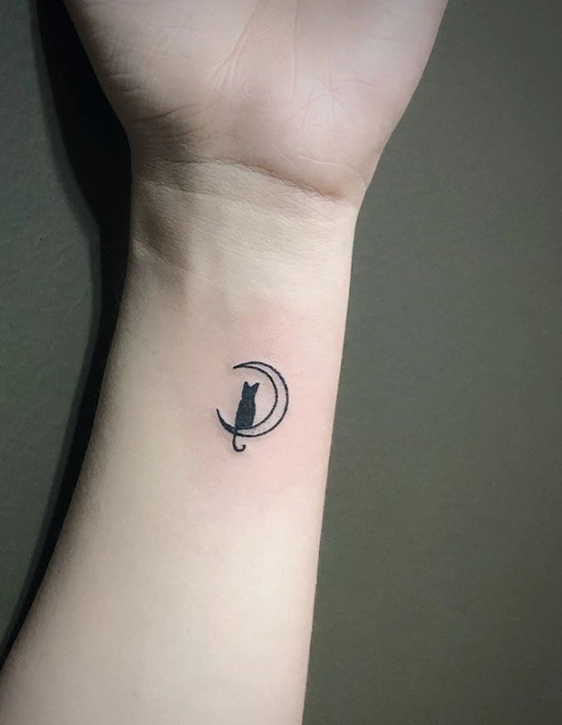 New Fake Tattoos for Women Moonlight Black Cat Cartoon Art Waterproof Juice Tattoo Stickers Arm Thigh Temporary Tattoo Wholesale
New Fake Tattoos for Women Moonlight Black Cat Cartoon Art Waterproof Juice Tattoo Stickers Arm Thigh Temporary Tattoo Wholesale