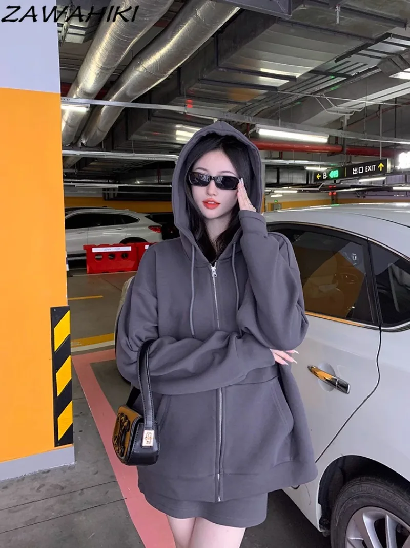 ZAWAHIKI Sweet Y2K Aesthetic Solid Color Long Sleeve Zip-up Casual Loose Hoodies Sweatshirt + Slim Minimalist Short Skirt Mujer
ZAWAHIKI Sweet Y2K Aesthetic Solid Color Long Sleeve Zip-up Casual Loose Hoodies Sweatshirt + Slim Minimalist Short Skirt Mujer