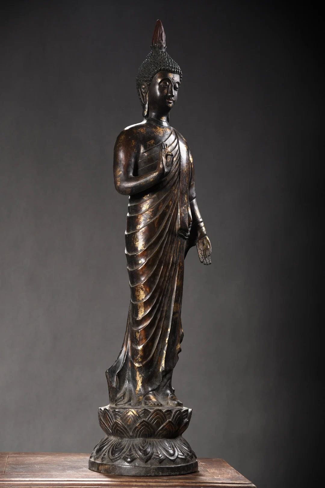 27"Tibet Temple Collection Old Bronze Gilded Cinnabar Amitabha Shakyamuni Station Buddha Double Lotus Platform Worship Hall
27"Tibet Temple Collection Old Bronze Gilded Cinnabar Amitabha Shakyamuni Station Buddha Double Lotus Platform Worship Hall