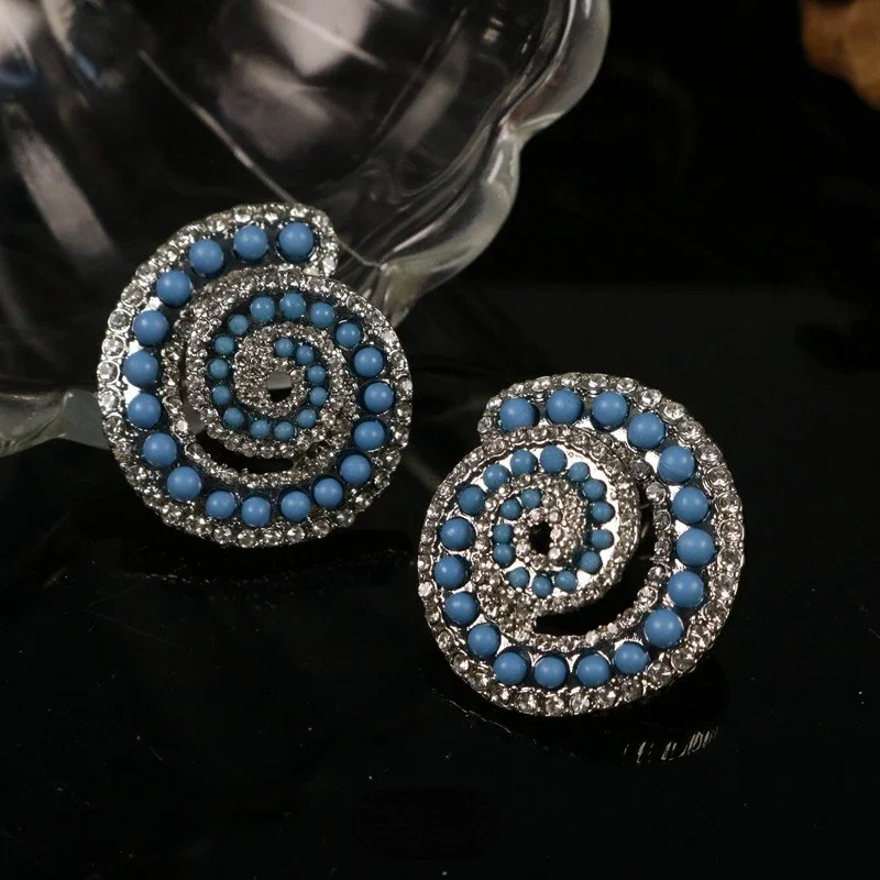 

Baroque Court Style Luxury Blue Vortex Symmetric Rhinestones Stud Earrings Exquisite Elegant Temperament Accessories for Women