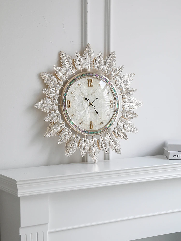 

Advanced sense of luxury shell wall clock creative clock decorative wall clock modern minimalist household living room mute cloc