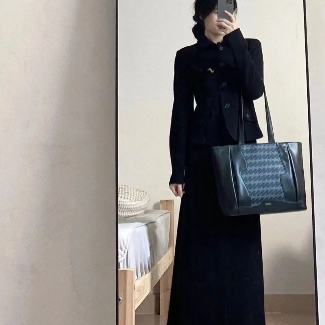 UNXX Women’s Suit 2023 Autumn New Small Fragrance Style Suit Jacket Temperament Top High Waist Slimming Half Skirt Two-Piece Set
UNXX Women’s Suit 2023 Autumn New Small Fragrance Style Suit Jacket Temperament Top High Waist Slimming Half Skirt Two-Piece Set