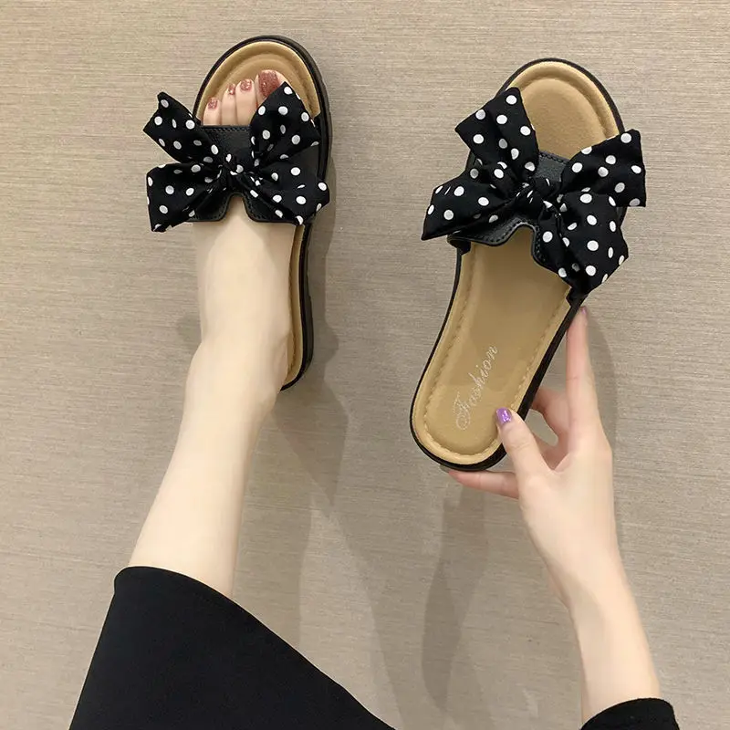 2023 Slippers Women's Summer Bowknot Korean Style Trendy Students Outerwear Soft Bottom Home Slippers
2023 Slippers Women's Summer Bowknot Korean Style Trendy Students Outerwear Soft Bottom Home Slippers