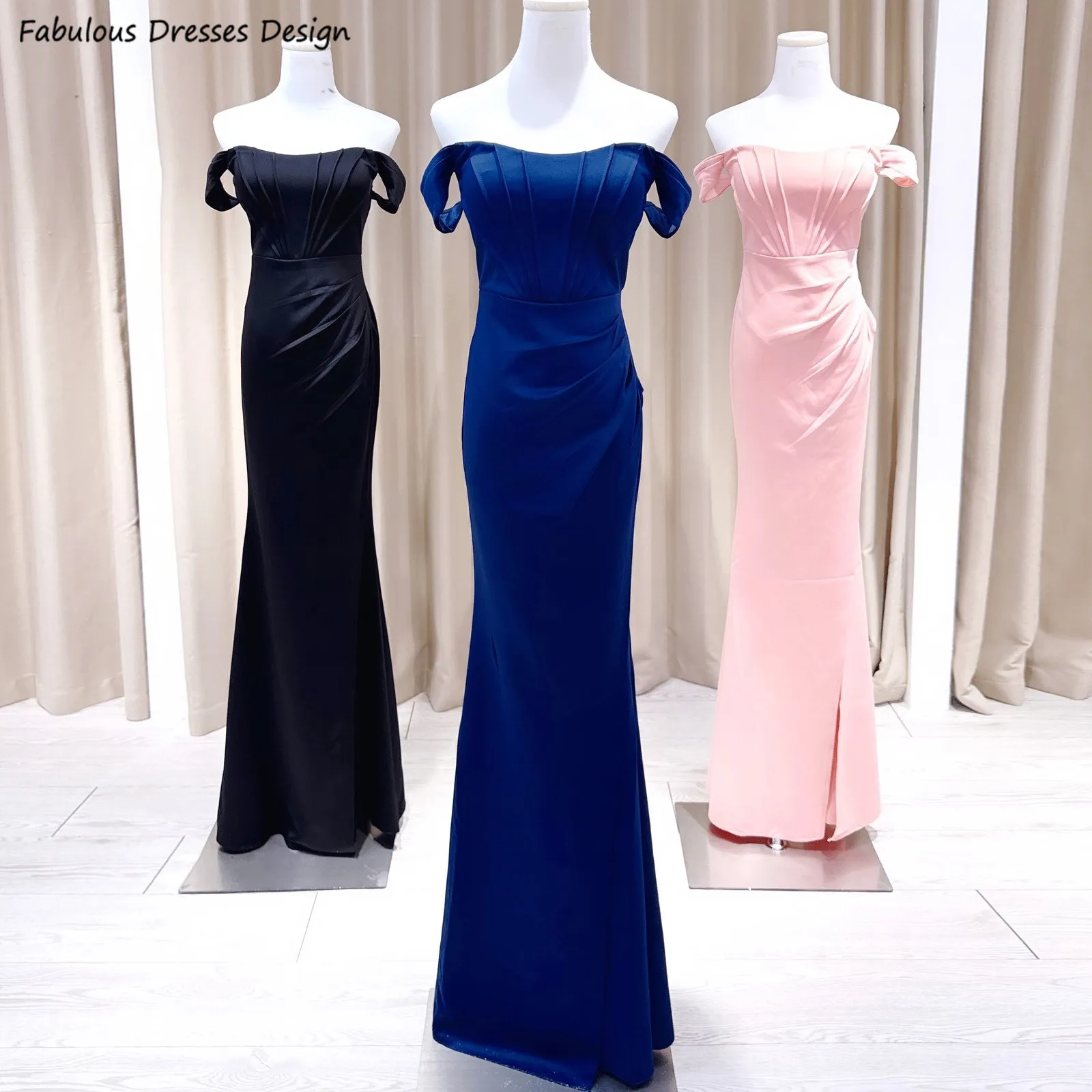 

Off Shoulder Scoop Neck Bridesmaid Dresses Royal Blue Long Mermaid Pleat Slit Wedding Party Dress For Women Backless Prom Gown