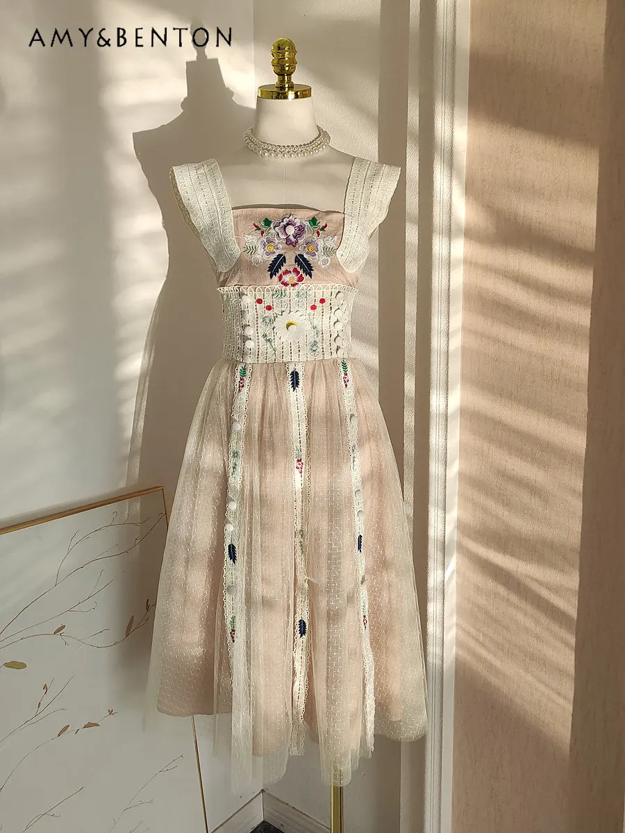 French Minority Heavy Industry Net Yarn Lace Cut Embroidered Dress Hollow-out Flower Waist Slimming Suspender Dress Summer
French Minority Heavy Industry Net Yarn Lace Cut Embroidered Dress Hollow-out Flower Waist Slimming Suspender Dress Summer