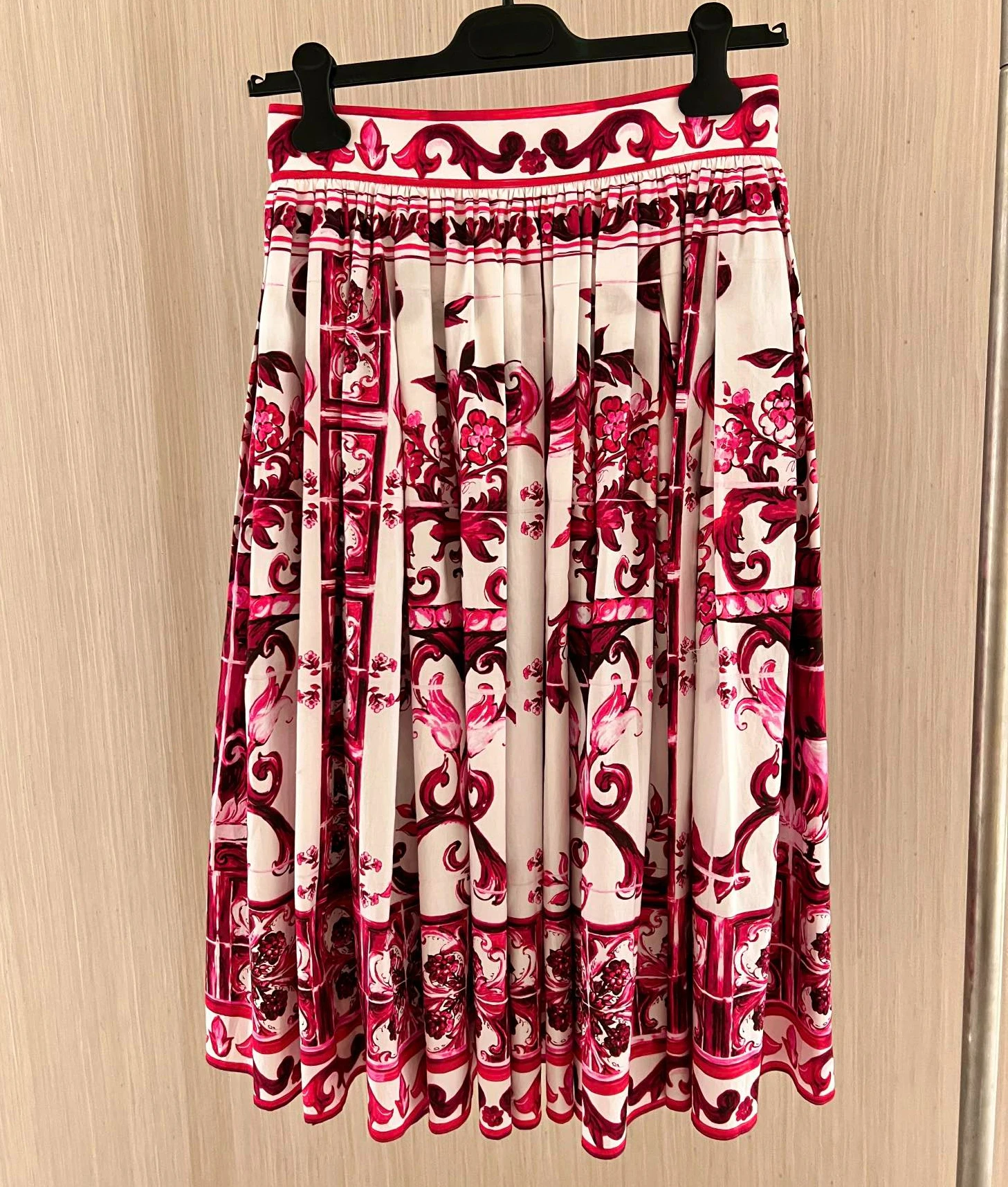 Top Quality 2023 Origial Design D Style Luxury Pure Cotton Skirt Mid-Calf Flowers Pringting Women Skirt Bohemian
Top Quality 2023 Origial Design D Style Luxury Pure Cotton Skirt Mid-Calf Flowers Pringting Women Skirt Bohemian
