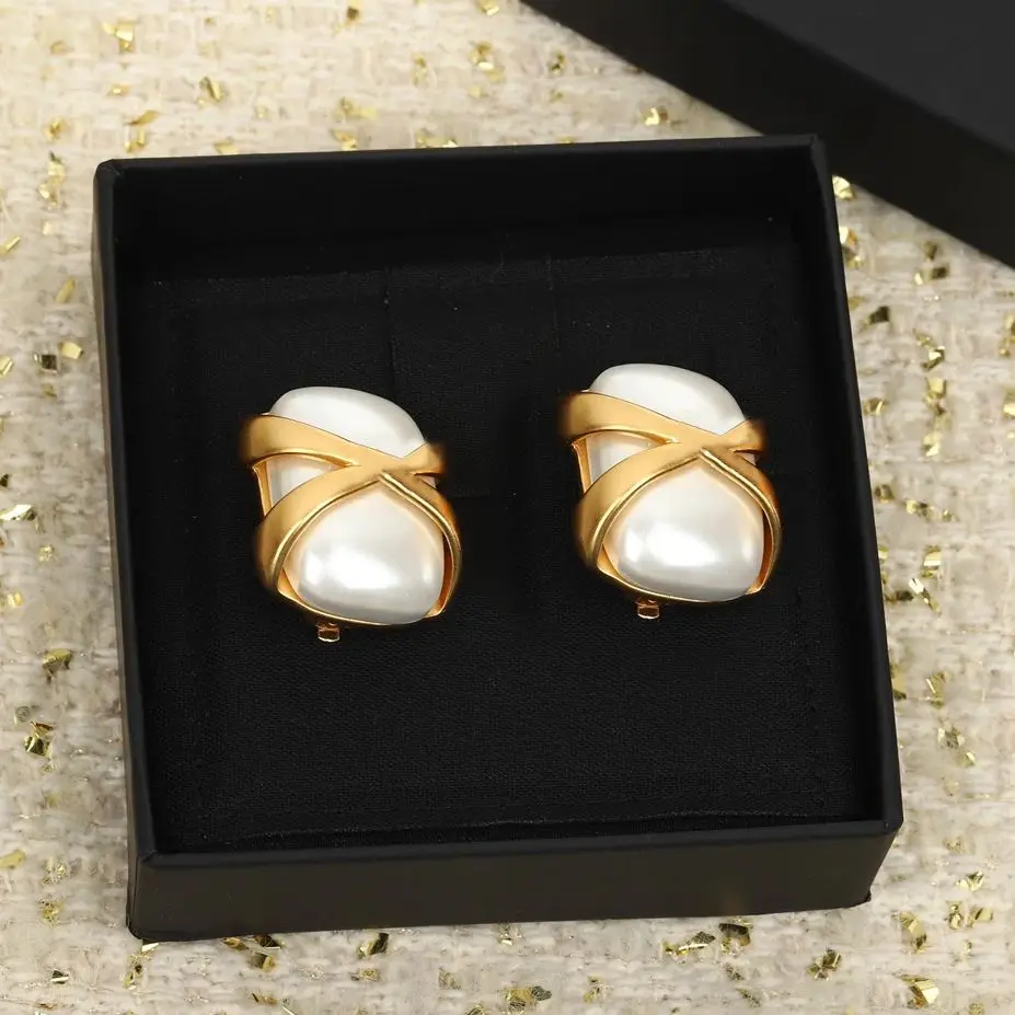 Europe America Vintage Jewelry Gold Bow Ear Clip Earring Woman Top Quality Luxury Jewelry Trend 
Europe America Vintage Jewelry Gold Bow Ear Clip Earring Woman Top Quality Luxury Jewelry Trend