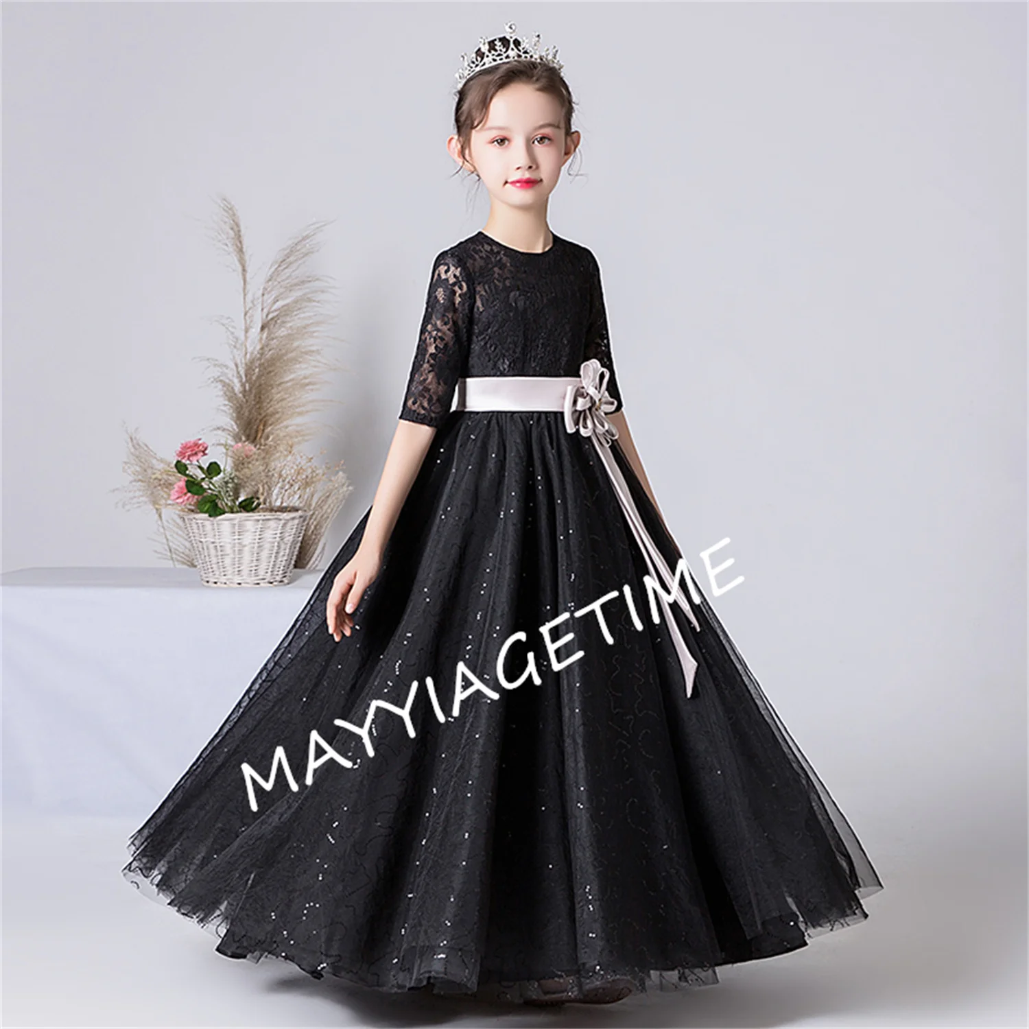 Black Tulle Sparkly Dress For Girls Half Sleeve Lace Long Flower Girl Dresses For Wedding And Party Sashes 
Black Tulle Sparkly Dress For Girls Half Sleeve Lace Long Flower Girl Dresses For Wedding And Party Sashes