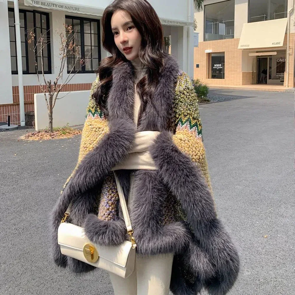 Elegant Winter Poncho Women Shawl Wool Blends Coat Bohemia Knit Cloak With Fur Luxury Faux Silver Fox Fur Ponchos Cape Warm Wrap
Elegant Winter Poncho Women Shawl Wool Blends Coat Bohemia Knit Cloak With Fur Luxury Faux Silver Fox Fur Ponchos Cape Warm Wrap