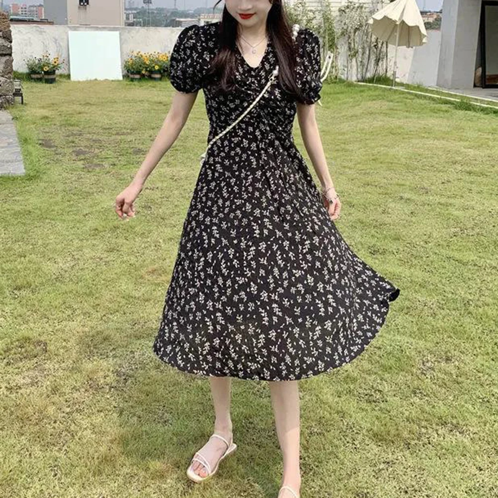 Summer Kawaii Elegant Dress Women Vintage Casual V-neck Sexy Sweet Floral Dress French Puff Sleeve Retro Kawaii Party Dress
Summer Kawaii Elegant Dress Women Vintage Casual V-neck Sexy Sweet Floral Dress French Puff Sleeve Retro Kawaii Party Dress