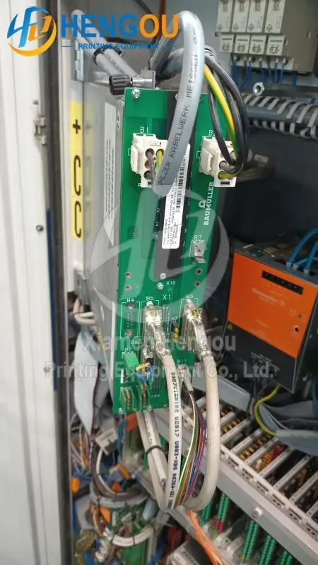 8B.37U35-A026 Roland 700 детали печатной машины, оригинальная б/у плата с версией 10.4ard
8B.37U35-A026 Roland 700 детали печатной машины, оригинальная б/у плата с версией 10.4ard