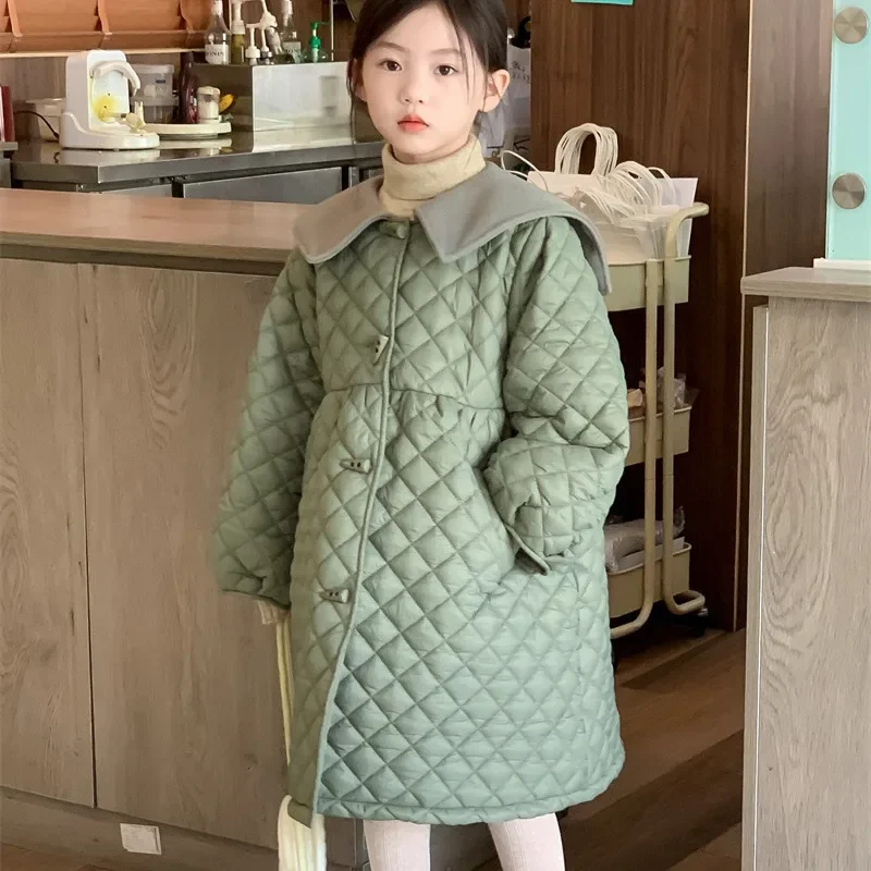 Осень-зима 2024, новая утепленная куртка для девочек, детское пальто средней длины, детская теплая одежда в Корейском стиле, #7527
Осень-зима 2024, новая утепленная куртка для девочек, детское пальто средней длины, детская теплая одежда в Корейском стиле, #7527