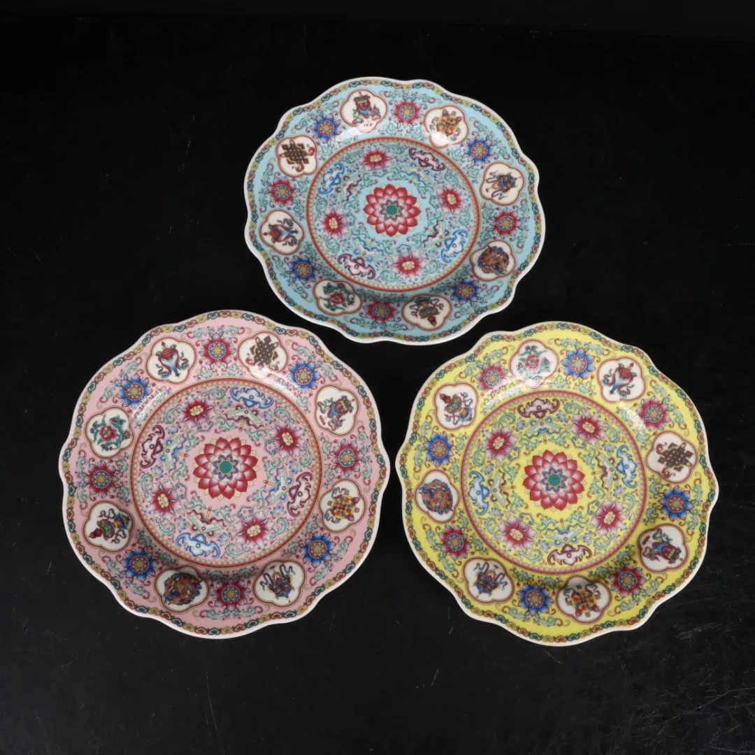 Enamel Colored Flower Eight Treasure Pattern Lace Butterfly Set of Antique Porcelain Decoration
Enamel Colored Flower Eight Treasure Pattern Lace Butterfly Set of Antique Porcelain Decoration
