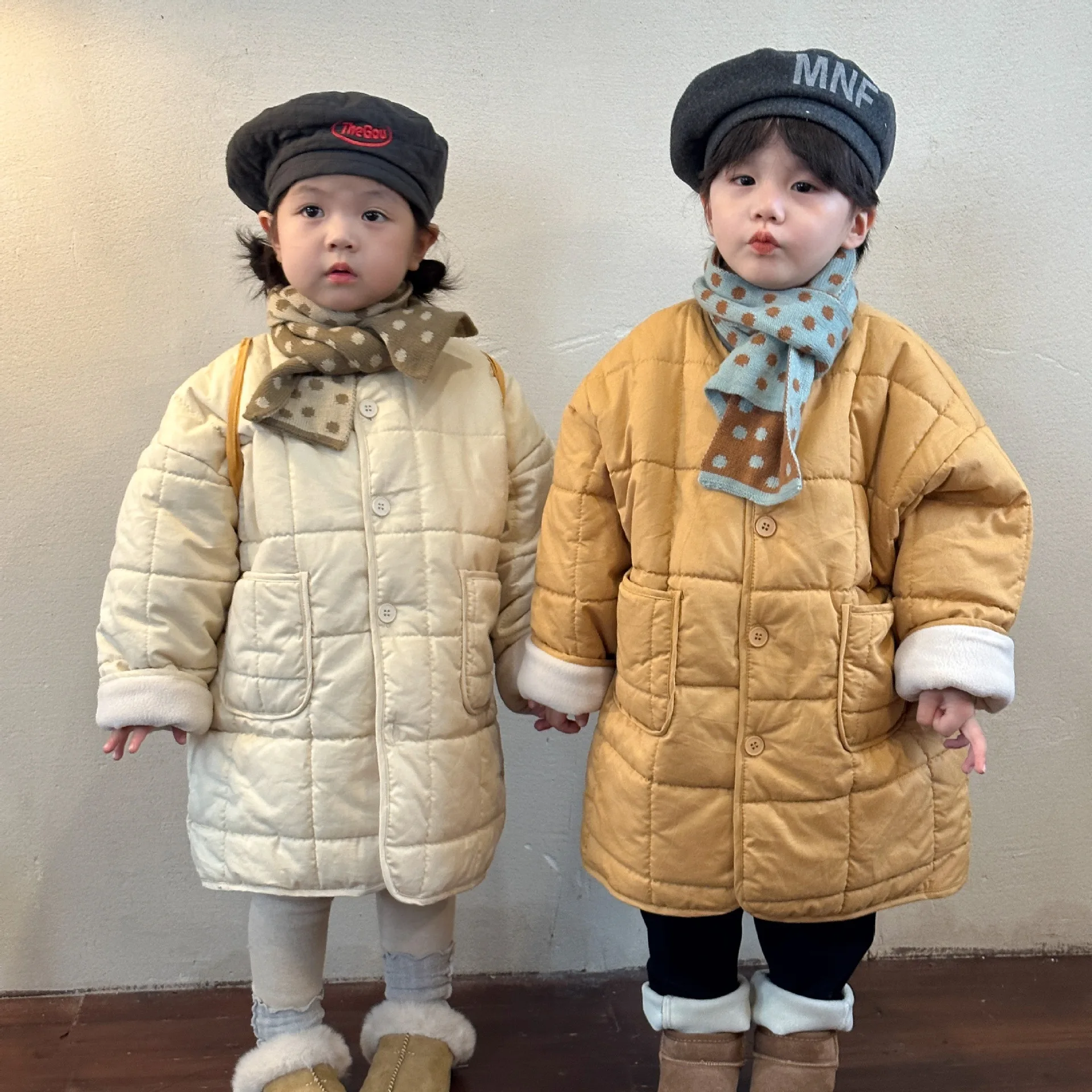 

Детская одежда, пальто с хлопковой подкладкой и флисовой подкладкой, Утепленное зимнее длинное пальто для мальчиков и девочек, новинка 2023, Теплое повседневное пальто для малышей