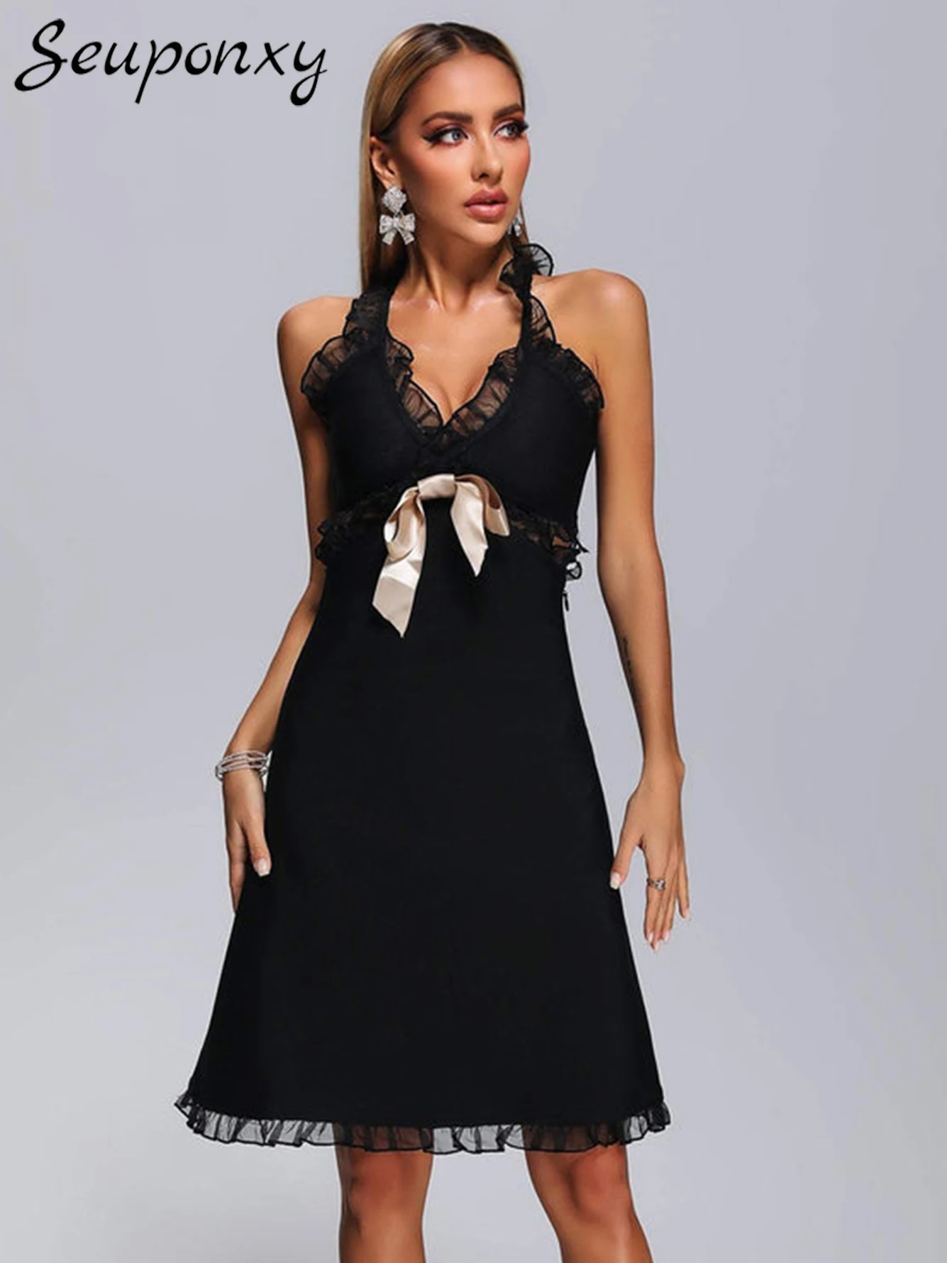 High Quality Black 2023 Summer Women's Sexy V-Neck Lace Hollow Butterfly Tie Back Bandage Dress Elegant Celebrity Party Dress
High Quality Black 2023 Summer Women's Sexy V-Neck Lace Hollow Butterfly Tie Back Bandage Dress Elegant Celebrity Party Dress