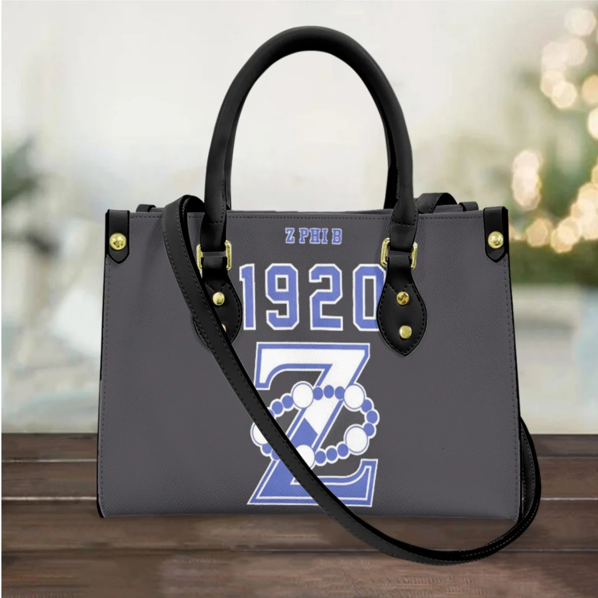 Новые сумки через плечо для женщин 1920 Zeta Phi Beta, сумка на плечо с верхней ручкой, винтажные модные сумки-тоуты из искусственной кожи, сумки
Новые сумки через плечо для женщин 1920 Zeta Phi Beta, сумка на плечо с верхней ручкой, винтажные модные сумки-тоуты из искусственной кожи, сумки