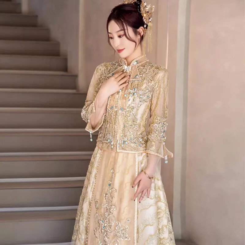 Beige Exquisite Sequins Bead Embroidery Bride Wedding Dress Elegant Mandarin Collar Chinese Women Men Marriage Cheongsam
Beige Exquisite Sequins Bead Embroidery Bride Wedding Dress Elegant Mandarin Collar Chinese Women Men Marriage Cheongsam