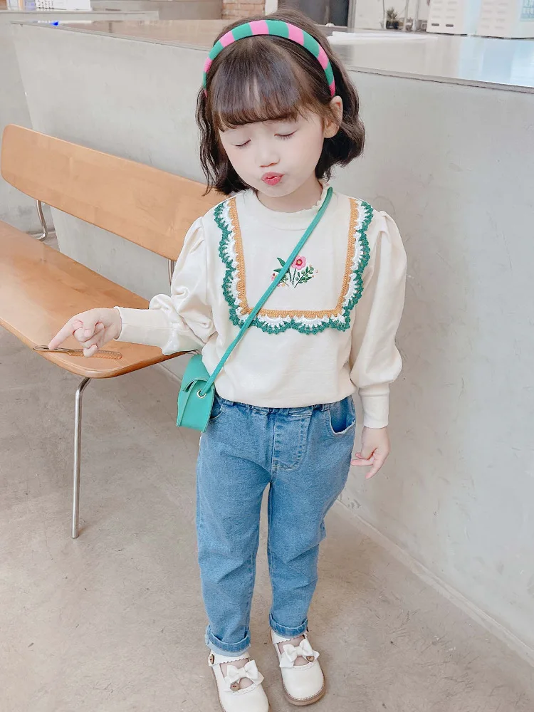 2022 Autumn Winter New Girls' Embroidered Sweater Top Jeans Two Piece Set Fashion Cute Simple Children's Clothing Set TZ071
2022 Autumn Winter New Girls' Embroidered Sweater Top Jeans Two Piece Set Fashion Cute Simple Children's Clothing Set TZ071