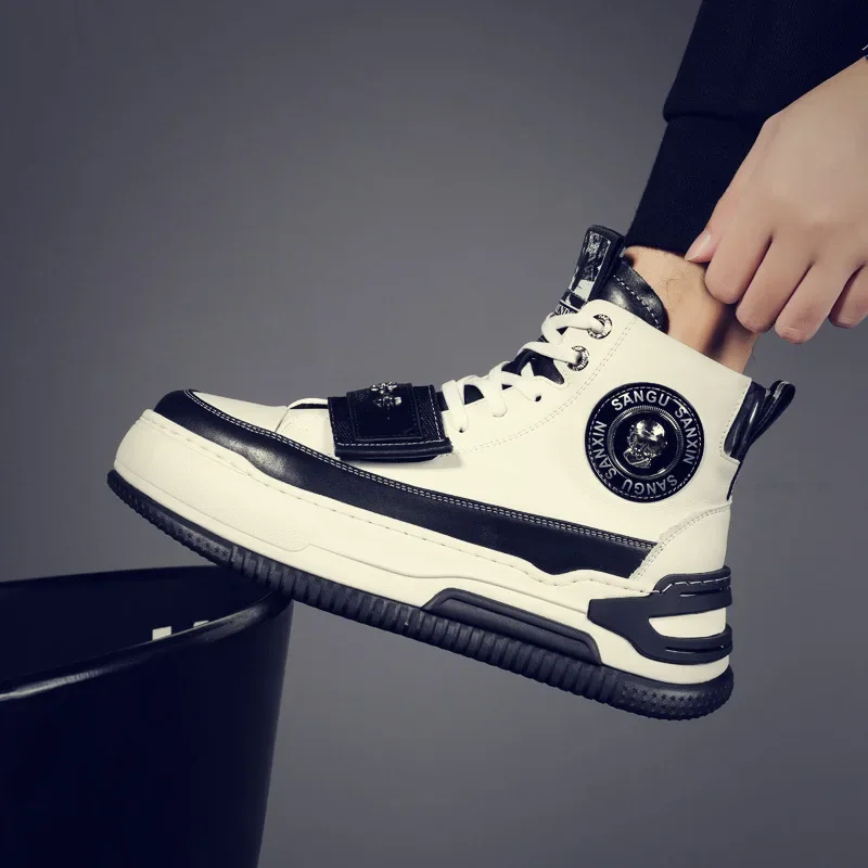 Versatile Men's Trendy Shoes, Winter New Casual Ankle Boots, High Top Leather Shoes, Thick Soled Shoes, Men's Trendy Shoes
Versatile Men's Trendy Shoes, Winter New Casual Ankle Boots, High Top Leather Shoes, Thick Soled Shoes, Men's Trendy Shoes