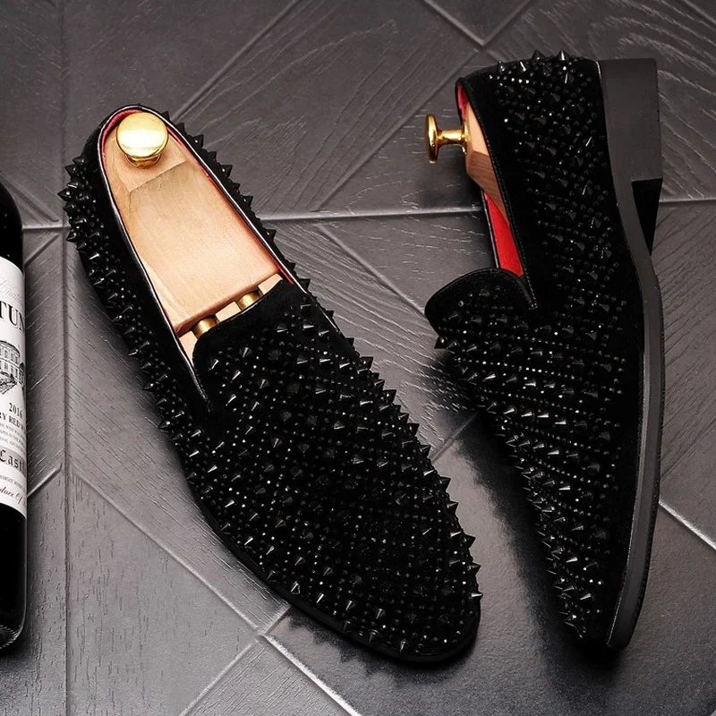 

Luxury Brand Men's Fashion Rivets Shoes Black Punk Flats Loafers Men Handmade Spiked Man Party Wedding Shoes Soft Moccasins