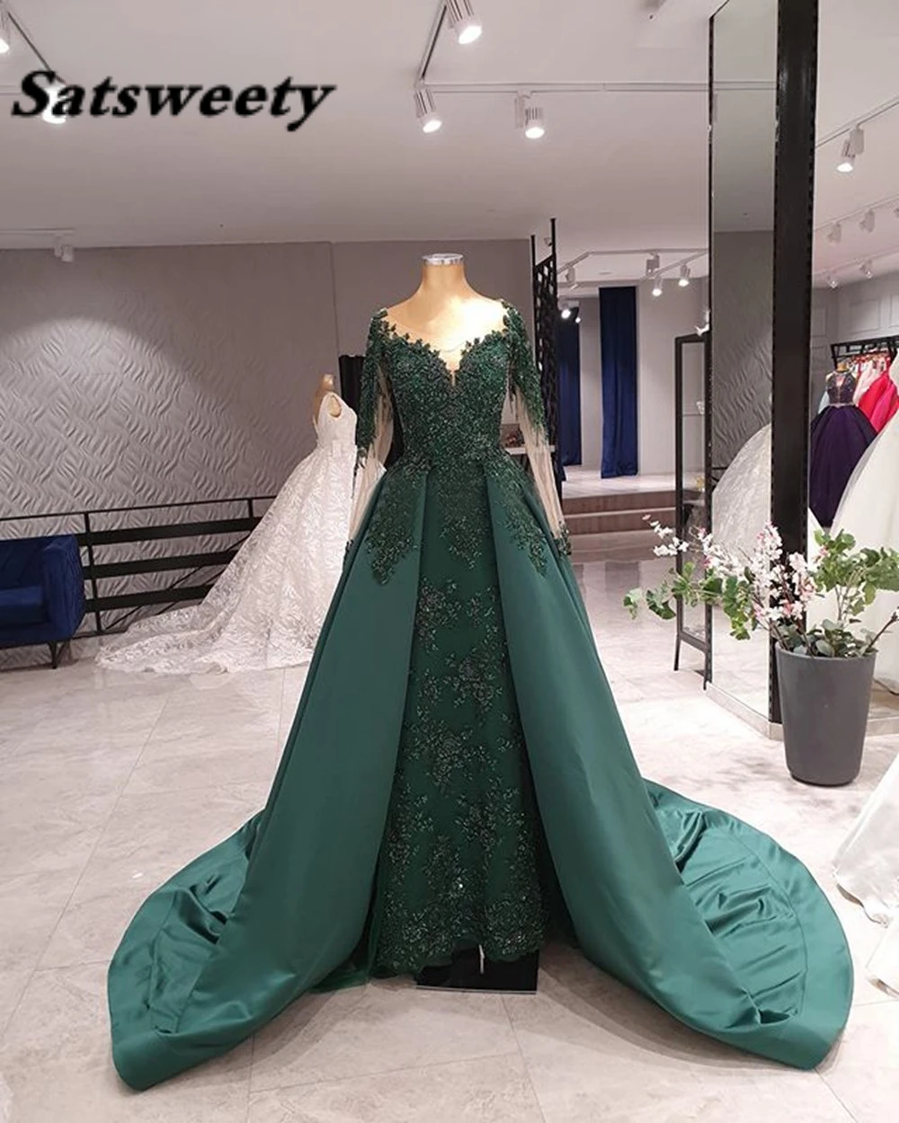 Long Evening Dress 2024 Mermaid Style Long Sleeve Sheer Scalloped Luxury Beaded Emerald Green Dubai Women Formal Evening Gowns
Long Evening Dress 2024 Mermaid Style Long Sleeve Sheer Scalloped Luxury Beaded Emerald Green Dubai Women Formal Evening Gowns
