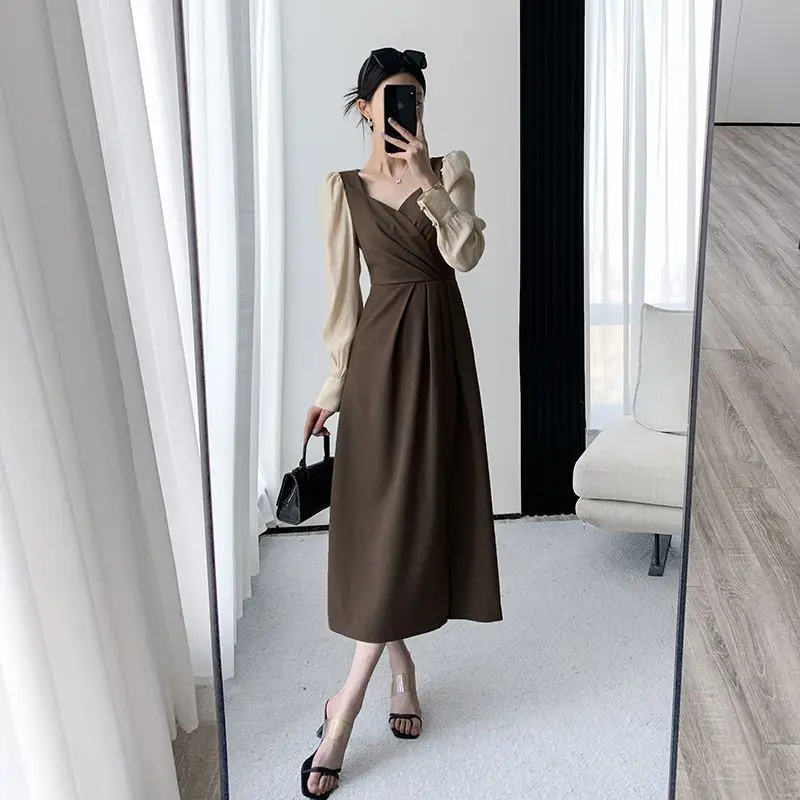 Celebrity Style Dress for Women Spring Autumn New French Fashion Vintage Elegant Square Neck Long Sleeve Side Split Long Skirt
Celebrity Style Dress for Women Spring Autumn New French Fashion Vintage Elegant Square Neck Long Sleeve Side Split Long Skirt