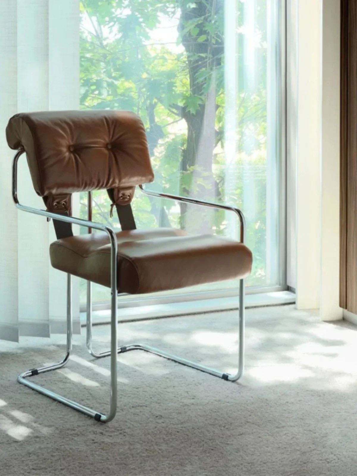 Italian-Style Light Luxury Leather Soft Bag Dining Chair Stainless Steel Conference Room Chair French Retro
Italian-Style Light Luxury Leather Soft Bag Dining Chair Stainless Steel Conference Room Chair French Retro