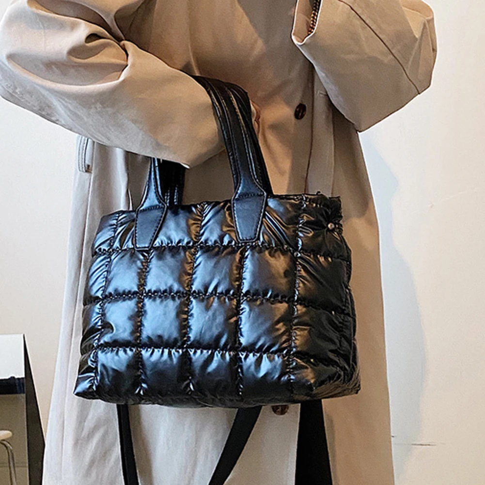 Women Puffy Top Handle Bag Large Capacity Quilted Shiny Crossbody Bag Soft Lightweight Metallic Color Girls Leisure Winter Bag
Women Puffy Top Handle Bag Large Capacity Quilted Shiny Crossbody Bag Soft Lightweight Metallic Color Girls Leisure Winter Bag