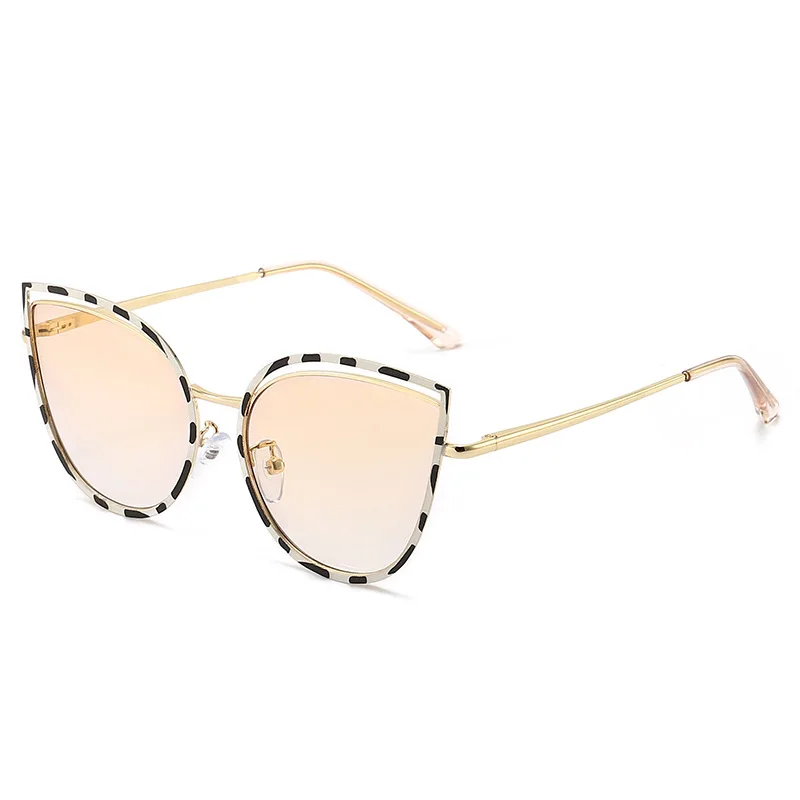 European and American Sunglasses, Cat's Eyes, Metal Glasses, Trends, Women's New Fashion Sunglasses, Colorful Sun Visors
European and American Sunglasses, Cat's Eyes, Metal Glasses, Trends, Women's New Fashion Sunglasses, Colorful Sun Visors
