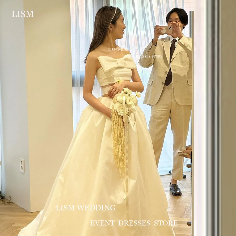 LISM Korea Women Wedding Dresses Bride Dresses Simple Strapless Pleated A-Line Floor Length Bridal Gowns With Bow For Photoshoot
LISM Korea Women Wedding Dresses Bride Dresses Simple Strapless Pleated A-Line Floor Length Bridal Gowns With Bow For Photoshoot
