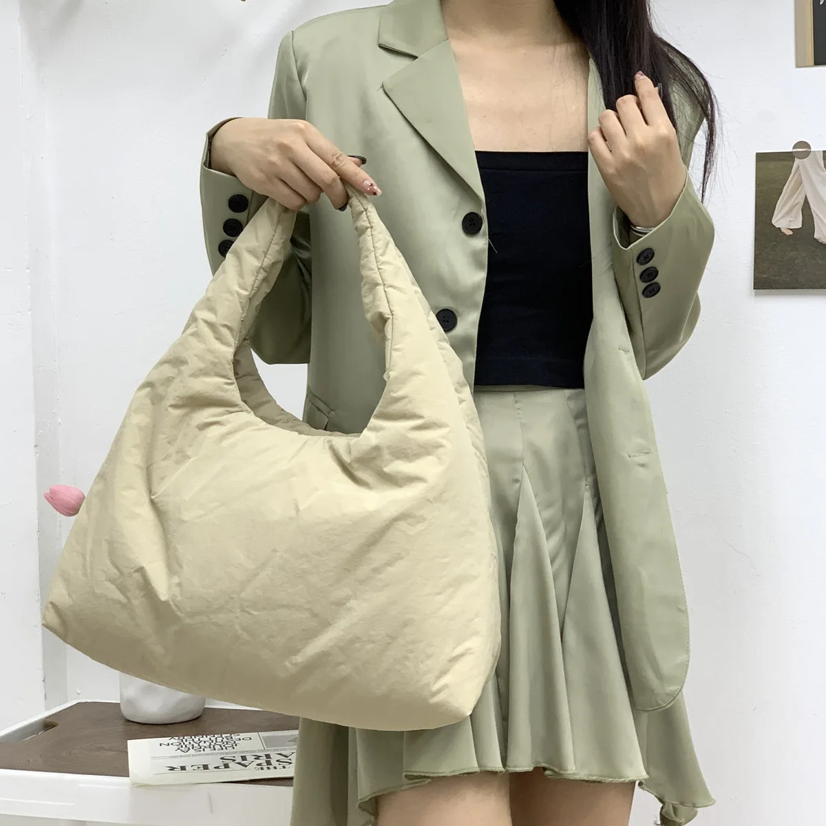 Puffy Padded Shoulder Bag Cotton Quilting Handbags Soft Warm Cloud Armpit Bags for Women Large Space Down Shopper Purses Clutch
Puffy Padded Shoulder Bag Cotton Quilting Handbags Soft Warm Cloud Armpit Bags for Women Large Space Down Shopper Purses Clutch