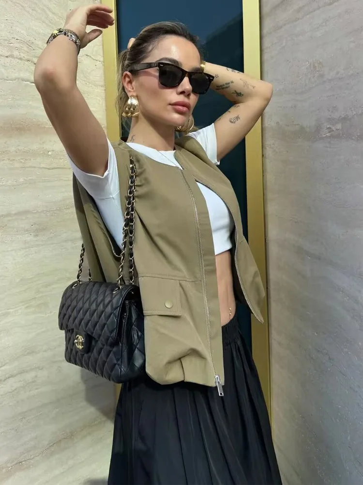 Y2K TRAF 5 Colors Summer Women's Sleeveless Vest for Women Front Zipper with Pockets Loose Vests Ladies O-Neck Waistcoat Top
Y2K TRAF 5 Colors Summer Women's Sleeveless Vest for Women Front Zipper with Pockets Loose Vests Ladies O-Neck Waistcoat Top