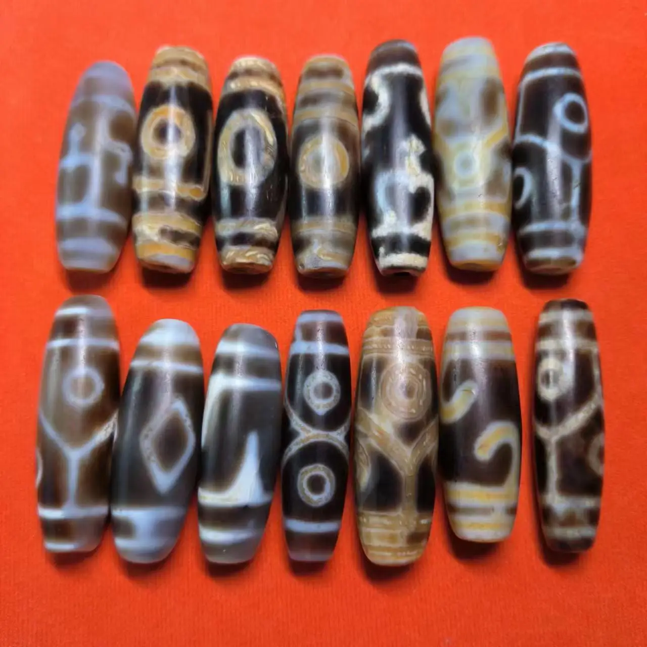 14pcs/lot Natural Tibetan Old Agate Dzi Beads Various ancient patterns historical craftsmanship jewelry folk-custom wholesale
14pcs/lot Natural Tibetan Old Agate Dzi Beads Various ancient patterns historical craftsmanship jewelry folk-custom wholesale