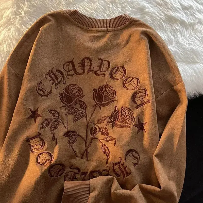 American retro embroidered rose letter pattern round neck sweatshirt for men and women loose Korean street couple niche ins top
American retro embroidered rose letter pattern round neck sweatshirt for men and women loose Korean street couple niche ins top