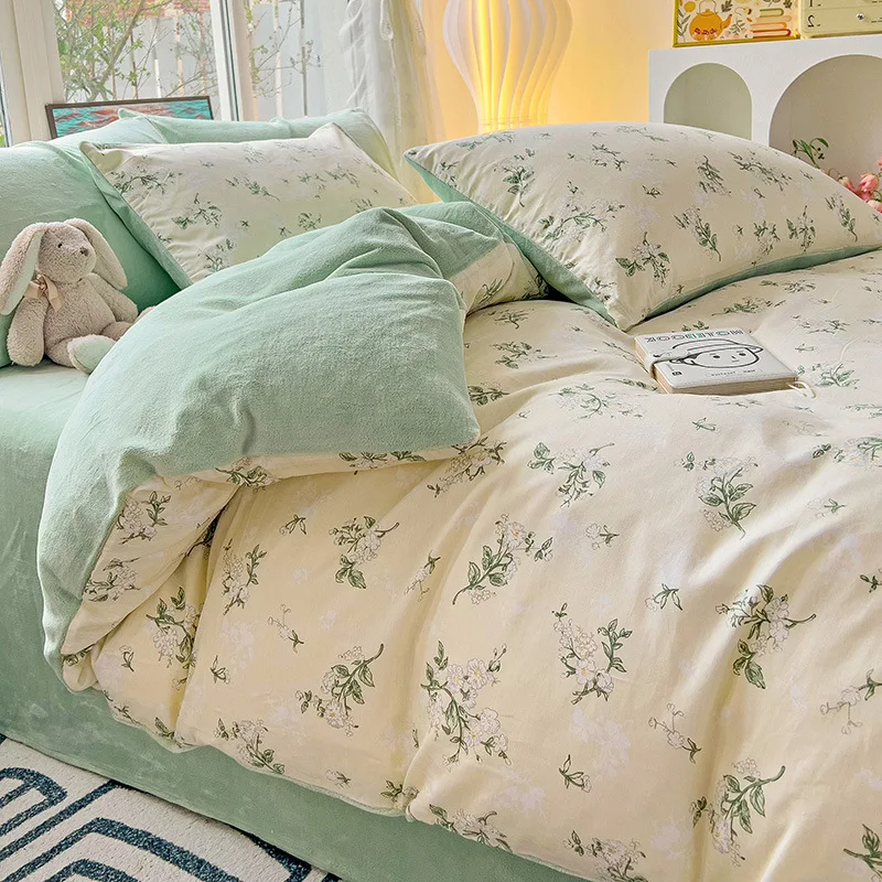 A side full cotton B side milk velvet four piece set for winter warmth, cotton plush coral velvet flannel set for bedding
A side full cotton B side milk velvet four piece set for winter warmth, cotton plush coral velvet flannel set for bedding