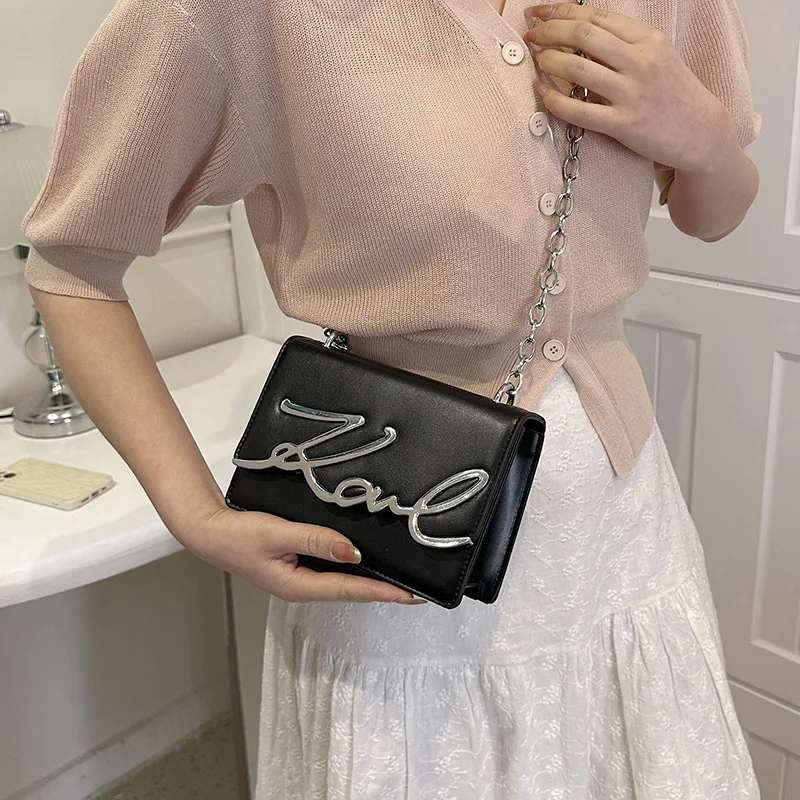 Luxury Women Brand PU Leather Crossbody Bag Casual Chain Letter Flap Messenger Bag
Luxury Women Brand PU Leather Crossbody Bag Casual Chain Letter Flap Messenger Bag