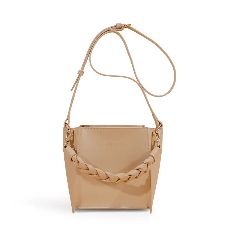 Women's leather bag women's bag crossbody bag bucket bag niche design mobile phone bag 2023 summer high-end sensory commuter bag
Women's leather bag women's bag crossbody bag bucket bag niche design mobile phone bag 2023 summer high-end sensory commuter bag