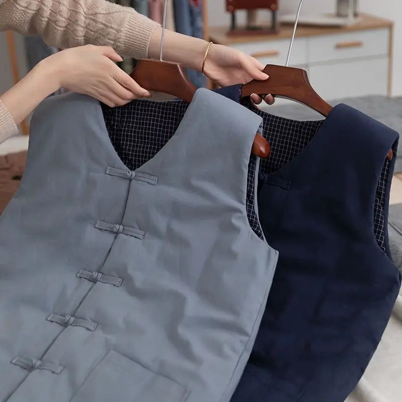 Oriental Handmade Thickened Cotton Vest Buckle Retro Warm Vest Shoulder Strap Inner And Outer Vest For Winter Men Daily Vest
Oriental Handmade Thickened Cotton Vest Buckle Retro Warm Vest Shoulder Strap Inner And Outer Vest For Winter Men Daily Vest