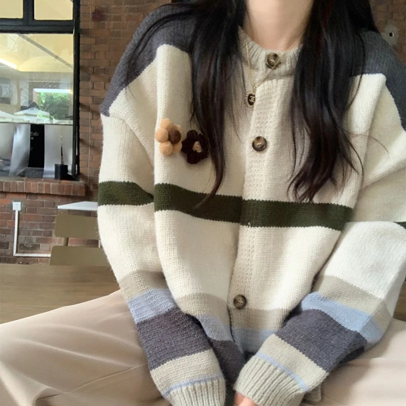 Contrasting Striped Sweater Jacket Women's Autumn 2023 New Vintage O-Neck Sweater Female Chic Lazy Wind Tops Knit Cardigan Coats
Contrasting Striped Sweater Jacket Women's Autumn 2023 New Vintage O-Neck Sweater Female Chic Lazy Wind Tops Knit Cardigan Coats