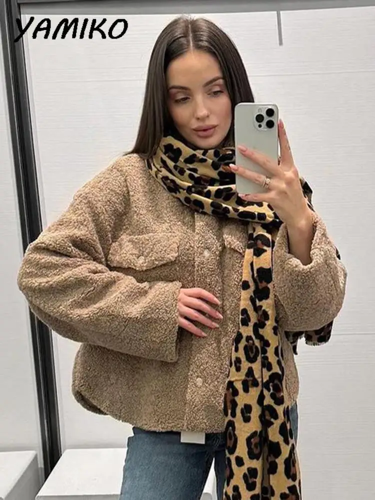 Solid Fleece Jackets For Women Lapel Collar Long Sleeves With Flaps Pockets Front Snap Button Coats Fashion Warm Winter Outwears
Solid Fleece Jackets For Women Lapel Collar Long Sleeves With Flaps Pockets Front Snap Button Coats Fashion Warm Winter Outwears